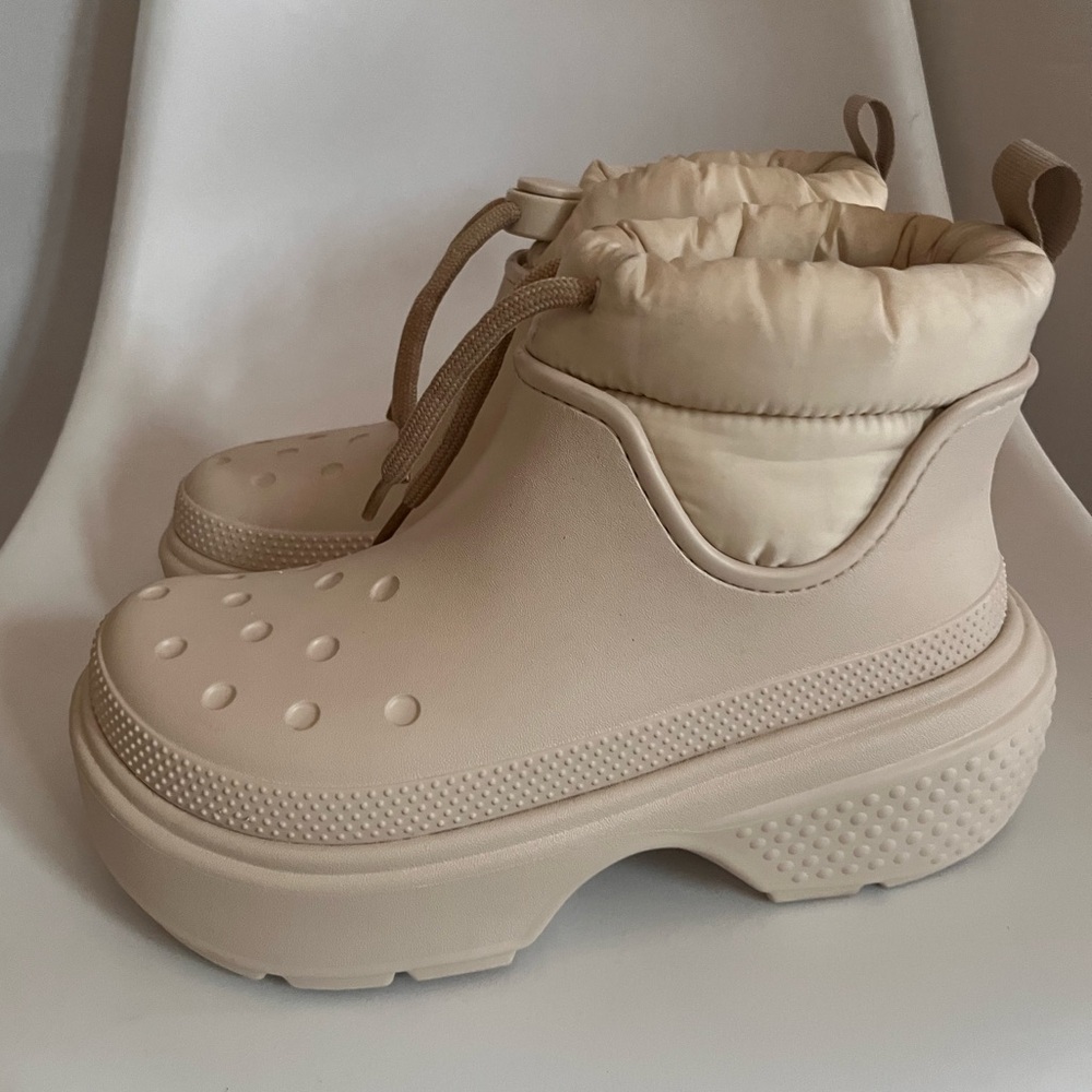 Women’s Crocs Stomp Puff Boot Stucco Cream Platform Clog Boots Size W9 Cozy - Picture 4 of 9